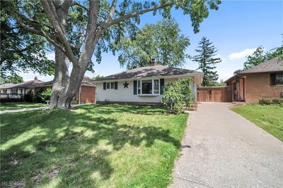 /international/us/351-gayle-drive-sheffield-lake-oh-110108501533/