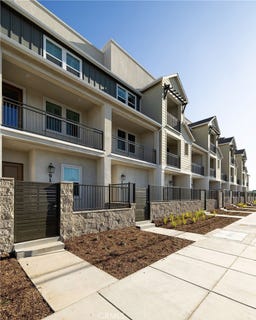 /international/us/140-s-tulip-avenue-compton-ca-110100967363/