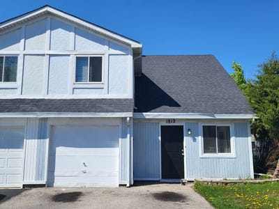 /international/us/1812-goddard-lane-hanover-park-il-110099134594/