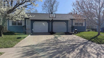 /international/us/445-447-heritage-pl-northliberty-ia-110098820045/