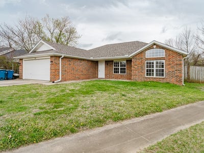 /international/us/2110-se-atherton-circle-bentonville-ar-110106928789/