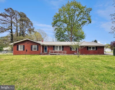 /international/us/8221-hickory-drive-king-george-va-110107727104/