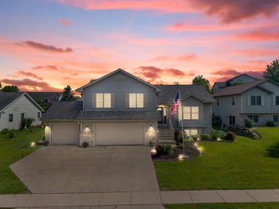 /international/us/301-melissa-lane-cottage-grove-wi-110100149159/