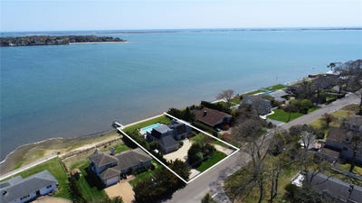 /international/us/17-romana-drive-hampton-bays-ny-110098915292/