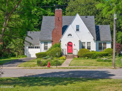 /international/us/122-clinton-circle-cobleskill-ny-110109069241/