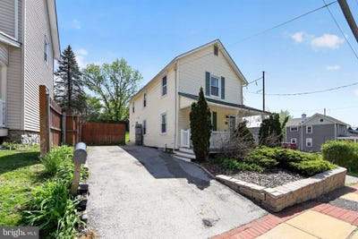 /international/us/22-w-broad-street-malvern-pa-110107382658/