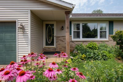 /international/us/10215-8-mile-road-ceresco-mi-110101480732/