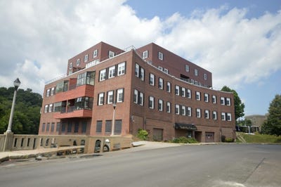 /international/us/112-franklin-street-bangor-me-110101315731/