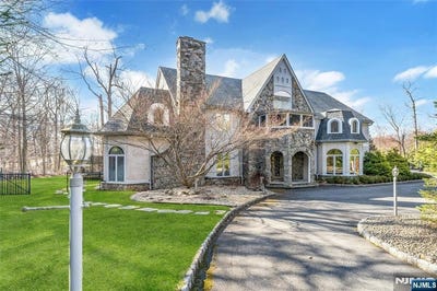 /international/us/9-cameron-road-saddle-river-nj-110106844229/