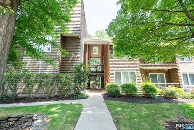 /international/us/7-tulip-crescent-little-falls-nj-110107956693/