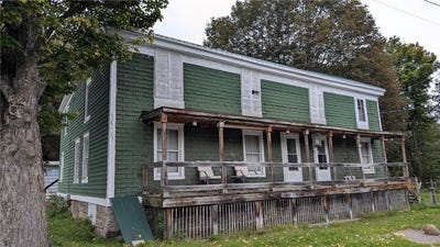 /international/us/11-13-hunt-street-oneonta-ny-110120107376/