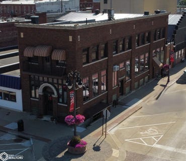 /international/us/937-broad-street-grinnell-ia-110101252662/