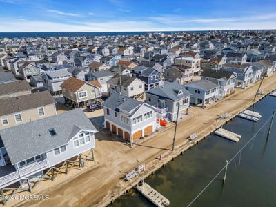 /international/us/121-w-pelican-way-lavallette-nj-110107809210/