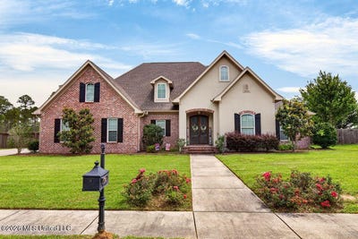 /international/us/9915-w-mockingbird-circle-ocean-springs-ms-110108343822/