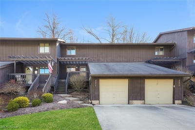 /international/us/9471-madison-lane-north-royalton-oh-110107073622/