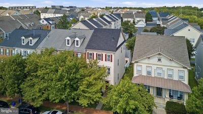 /international/us/12805-clarksburg-square-road-clarksburg-md-110119626853/