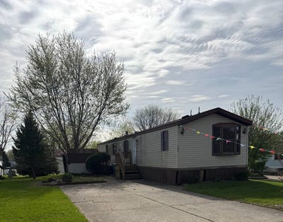 /international/us/1890-fenn-st-milford-mi-110107615159/