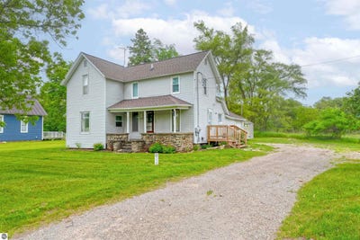 /international/us/6034-bates-road-williamsburg-mi-110109166131/