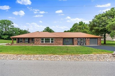 /international/us/812-w-royle-street-richmond-mo-110100772642/
