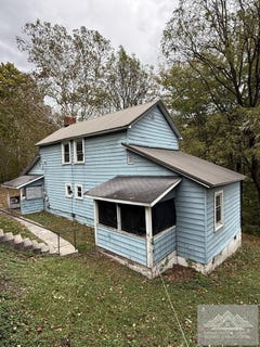 /international/us/166-laurel-st-gary-wv-110120514949/