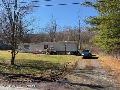 /international/us/1163-lake-henry-road-lake-ariel-pa-110107765463/