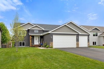 /international/us/1335-waters-way-watertown-mn-110108239201/