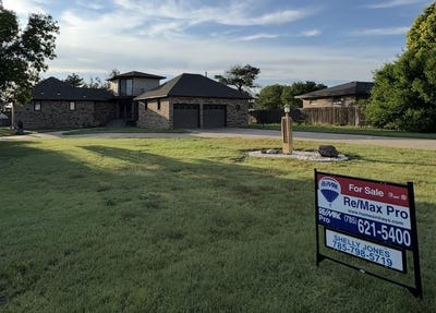 /international/us/909-crescent-drive-ness-city-ks-110108468735/