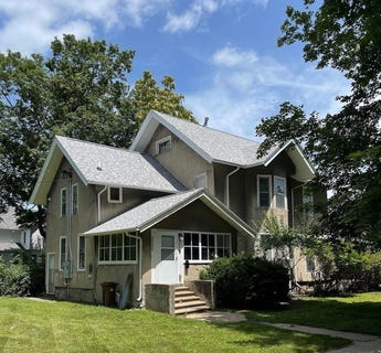 /international/us/903-east-street-grinnell-ia-110109156159/