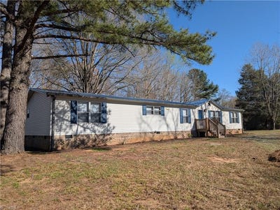 /international/us/1041-whitts-road-madison-nc-110105358731/