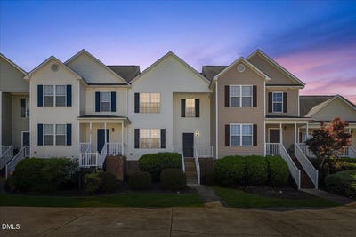 /international/us/106-piccadilly-court-clayton-nc-110107631743/