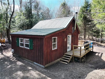 /international/us/9589-hopkins-road-camden-ny-110107482964/