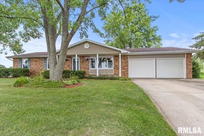 /international/us/1010-e-michigan-avenue-metamora-il-110101097178/
