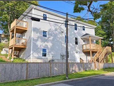 /international/us/132-elm-street-woonsocket-ri-110120755947/