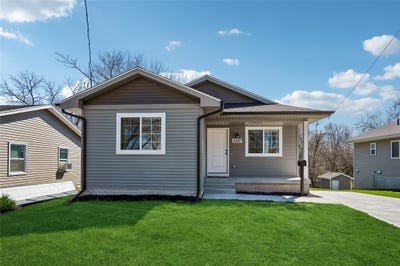 /international/us/2327-se-8th-street-des-moines-ia-110107264872/
