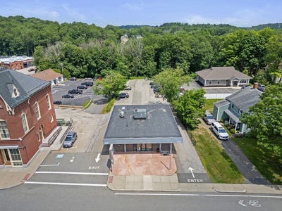 /international/us/12-school-st-merrimac-ma-110100778088/