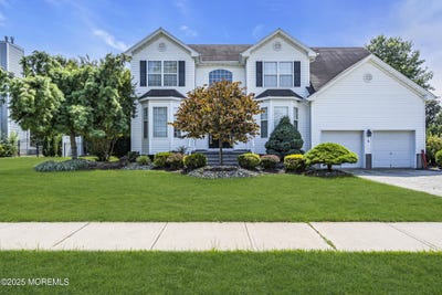 /international/us/8-cabin-brook-crescent-crest-manchester-nj-110101358589/