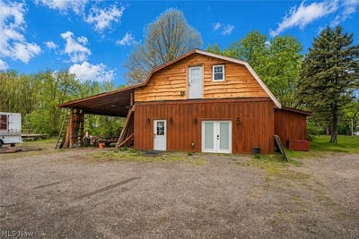 /international/us/8178-navarre-road-sw-massillon-oh-110107631946/
