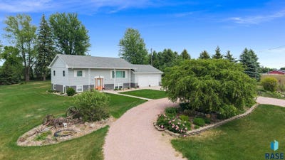 /international/us/924-dows-st-garretson-sd-110108399522/