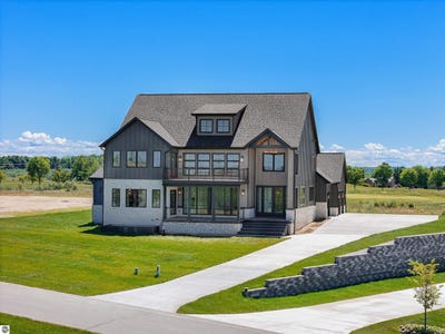 /international/us/4162-dornoch-court-williamsburg-mi-110109070051/