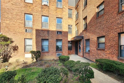 /international/us/215-43-48th-avenue-bayside-ny-110099032410/
