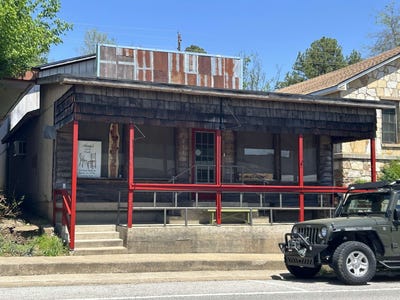 /international/us/214-e-main-street-hardy-ar-110106434669/