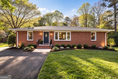 /international/us/73-cade-street-hartwell-ga-110106561033/