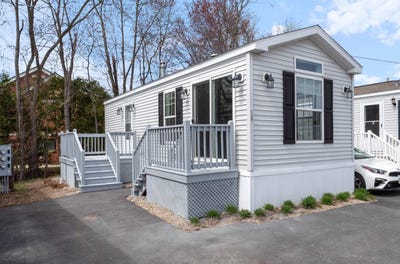/international/us/13-brookwood-drive-salem-nh-110107715746/