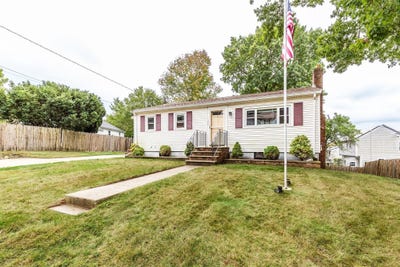 /international/us/199-anawan-st-brockton-ma-110120132756/