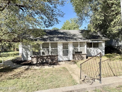 /international/us/333-e-church-street-granby-mo-110120415411/