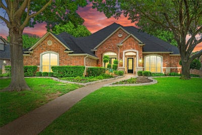 /international/us/912-walnut-falls-circle-mansfield-tx-110108618309/