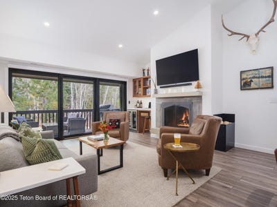 /international/us/7280-n-rachel-way-teton-village-wy-110100034557/