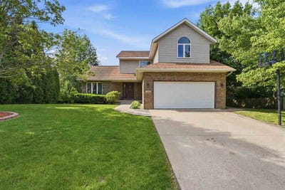 /international/us/1935-flanigan-ct-iowacity-ia-110108552122/