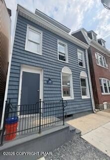 /international/us/209-cattell-street-easton-pa-110107545107/
