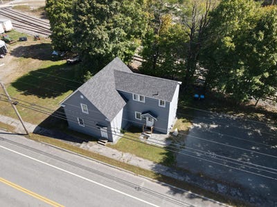 /international/us/916-main-street-old-town-me-110102695232/